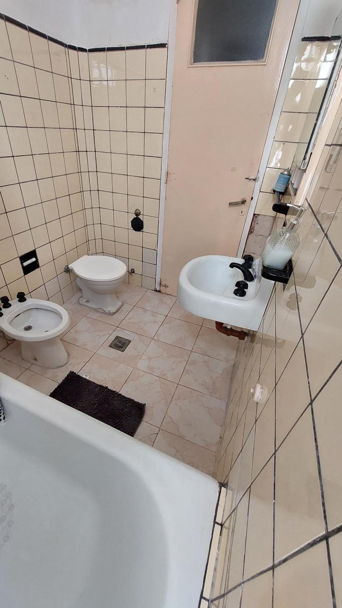 Tucuman Y Carlos Pellegrini Apartamento