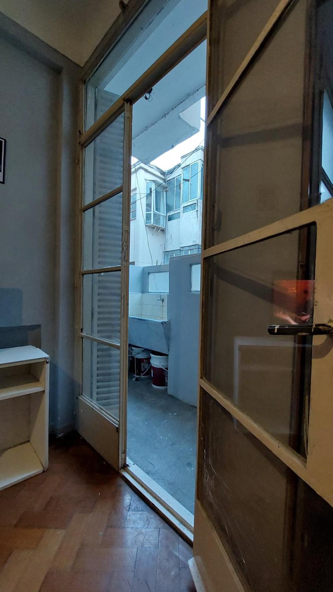 Tucuman Y Carlos Pellegrini Apartamento